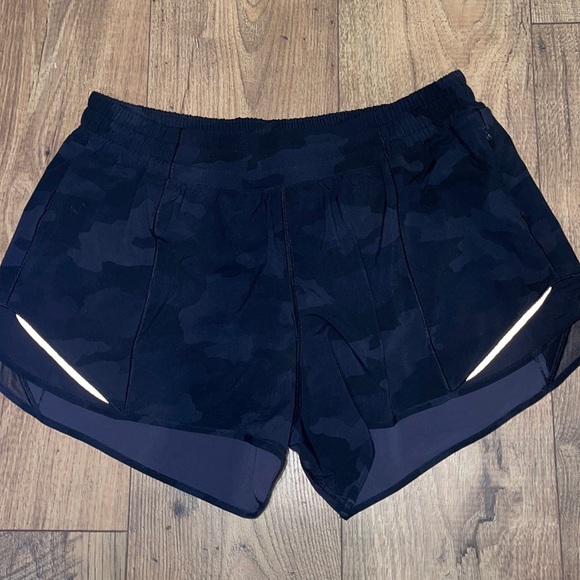 Pants - Lululemon hotty hot 4” LR